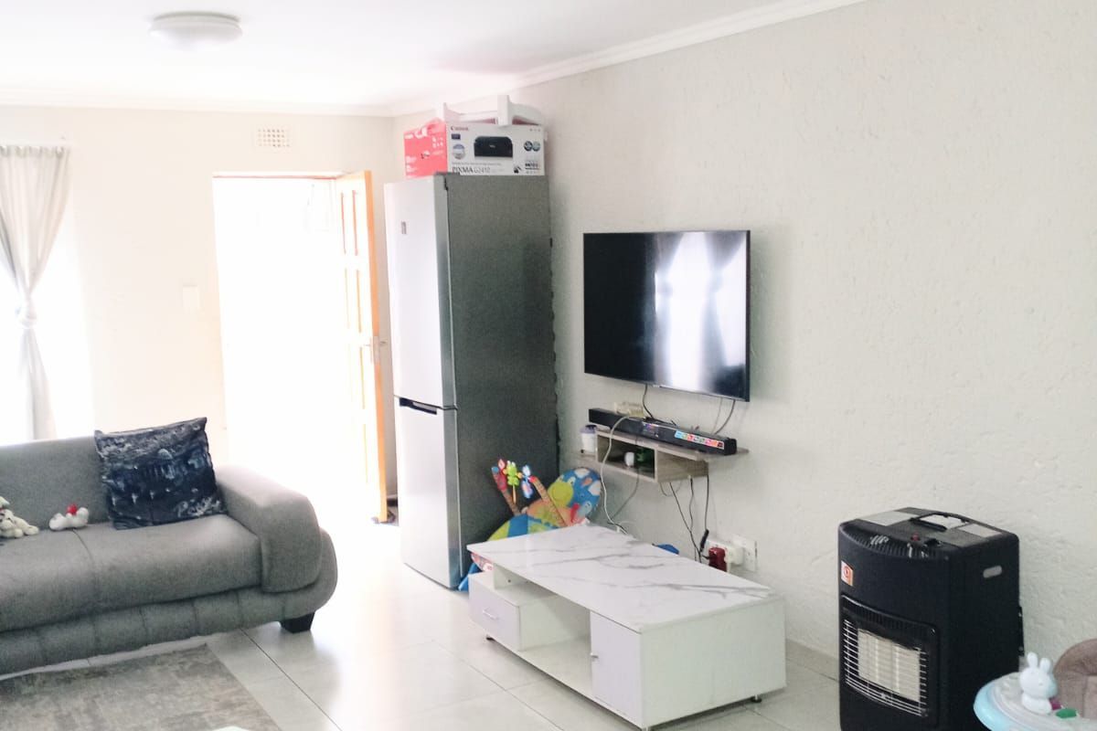 Townhouse For Sale in Florida - Photo 2