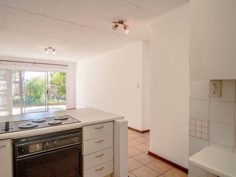 Apartment For Sale in Fourways - Photo 4