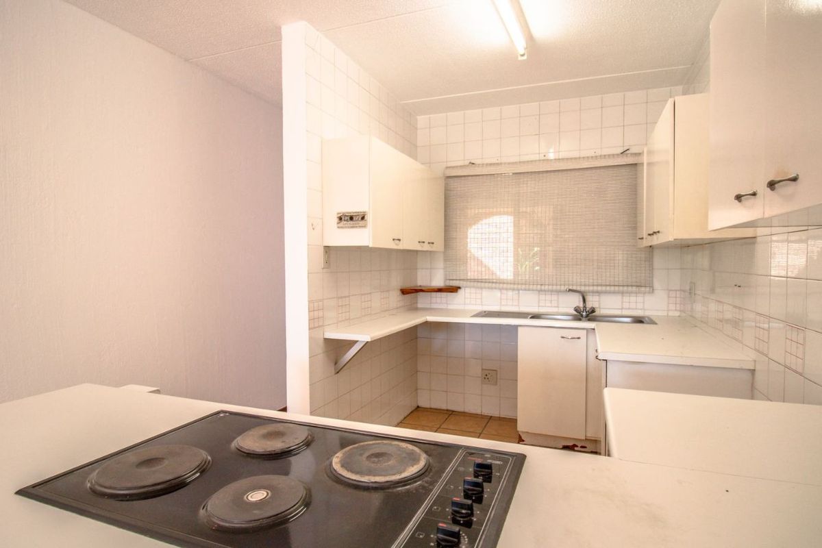 Apartment For Sale in Fourways - Photo 3