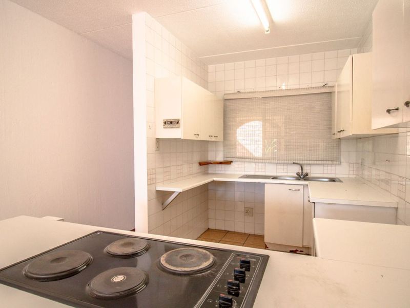 Apartment For Sale in Fourways - Photo 3