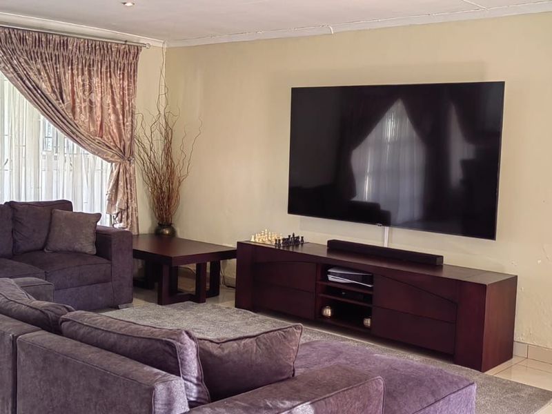 House For Sale in Heuweloord - Photo 5