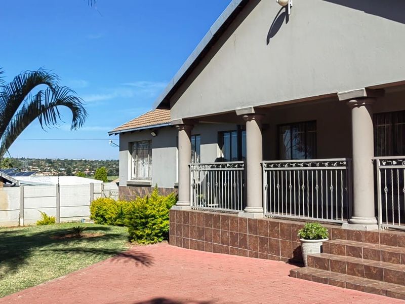 House For Sale in Heuweloord - Photo 2