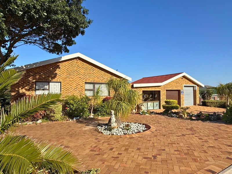 House For Sale in Kleinbaai - Photo 2