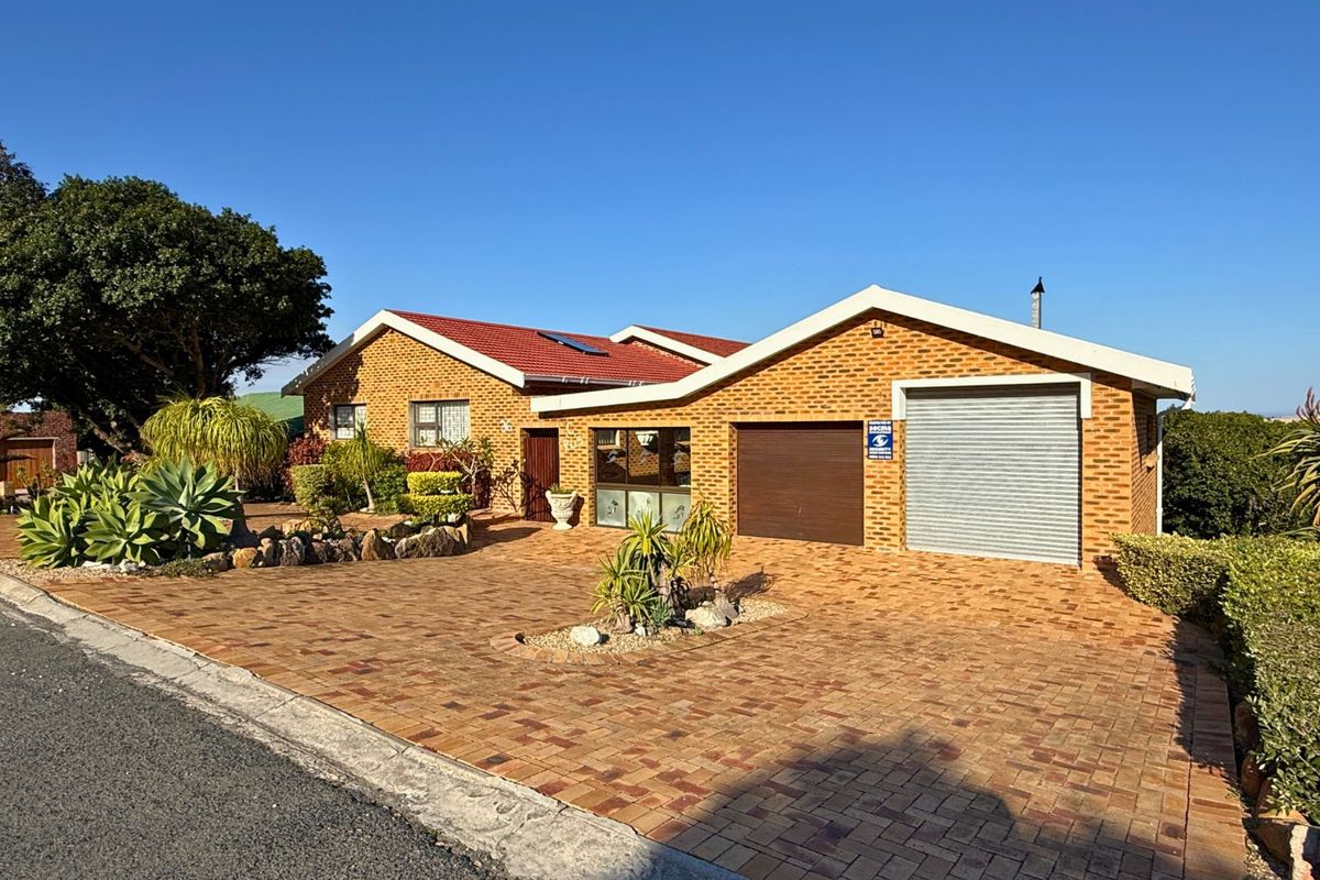 House For Sale in Kleinbaai - Photo 3