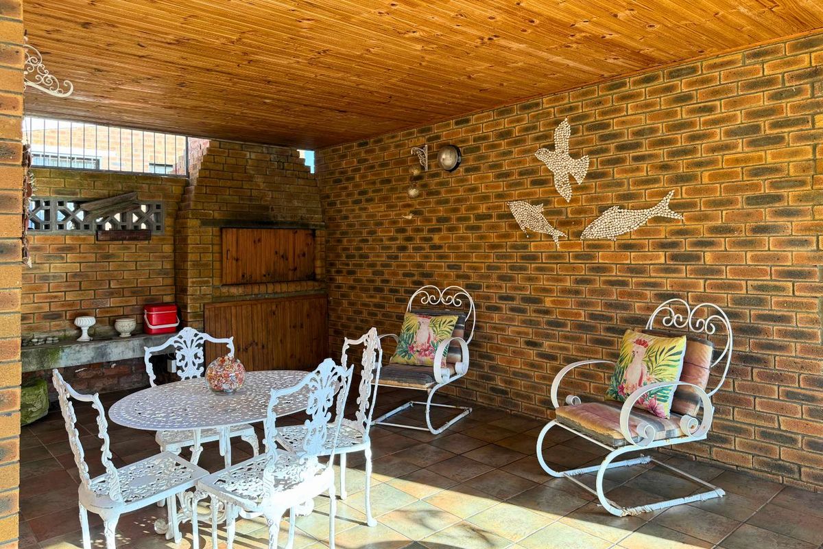 House For Sale in Kleinbaai - Photo 5