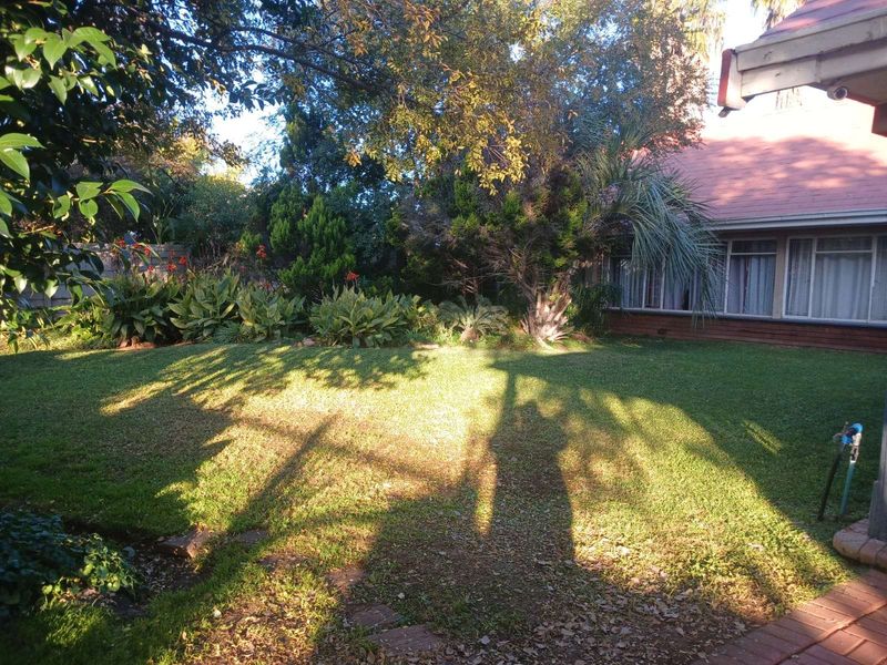 House For Sale in Adamayview - Photo 2