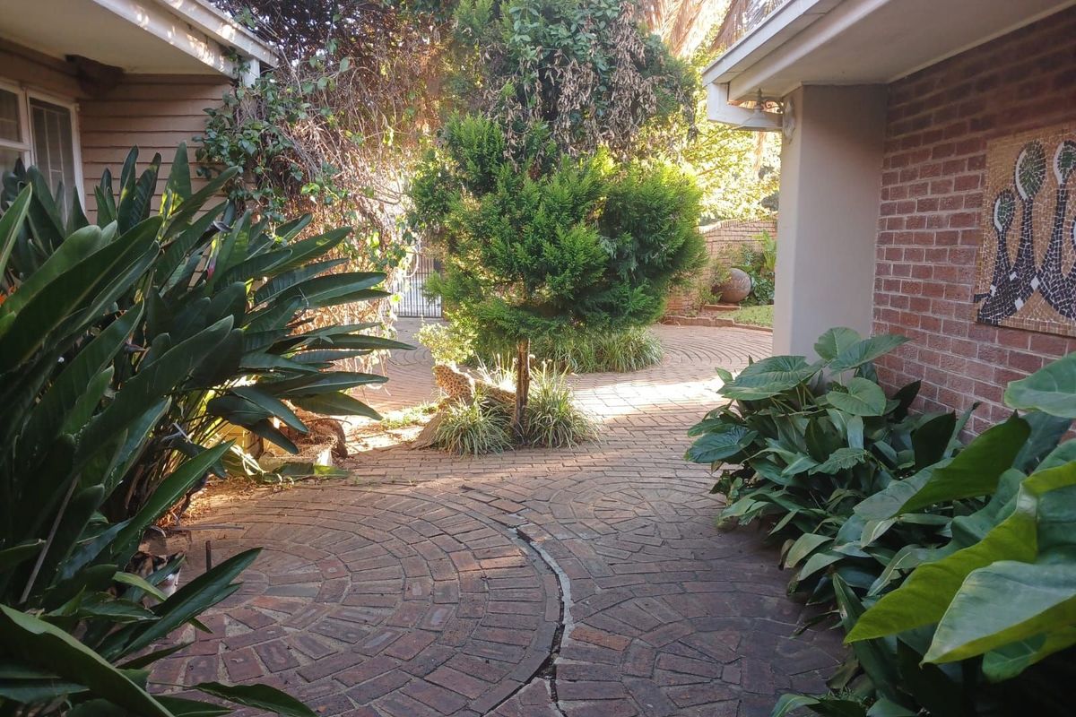 House For Sale in Adamayview - Photo 3