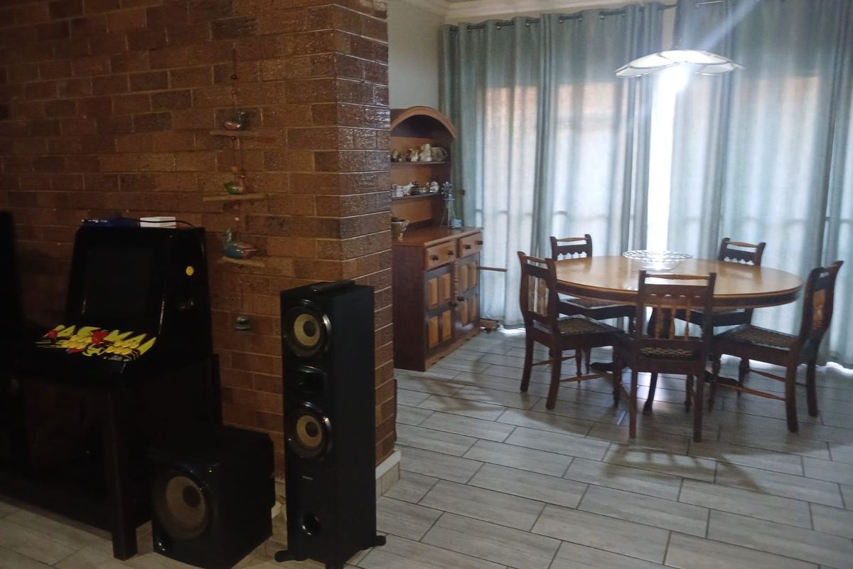 House For Sale in Adamayview - Photo 5