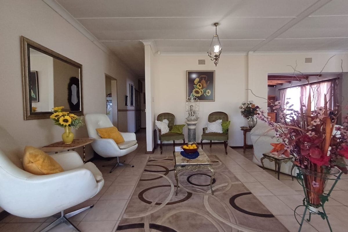 House For Sale in Flamwood - Photo 2