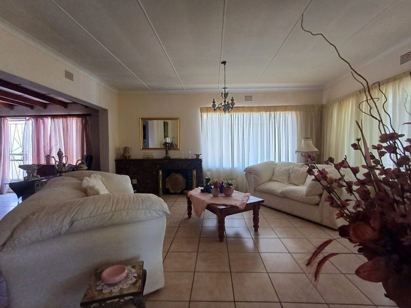 House For Sale in Flamwood - Photo 4