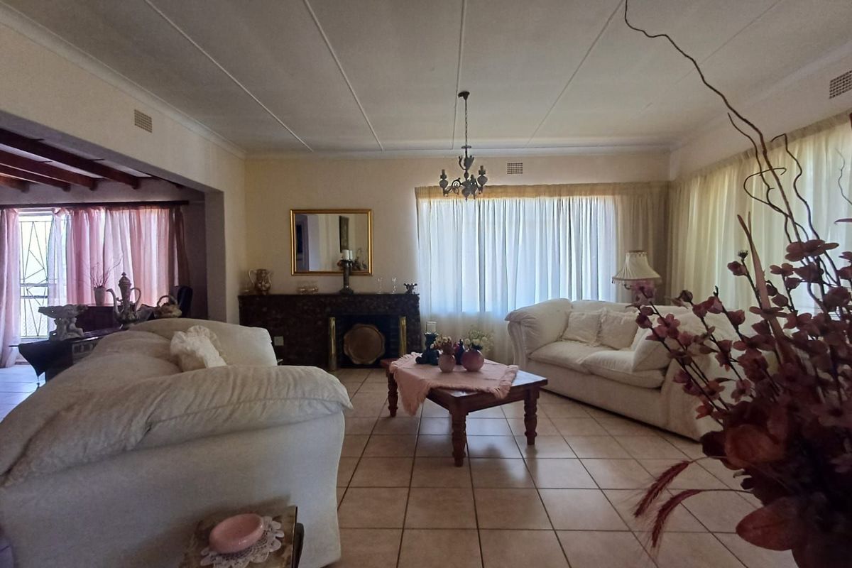 House For Sale in Flamwood - Photo 4