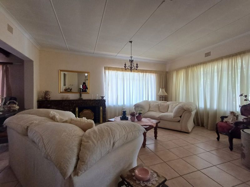 House For Sale in Flamwood - Photo 3