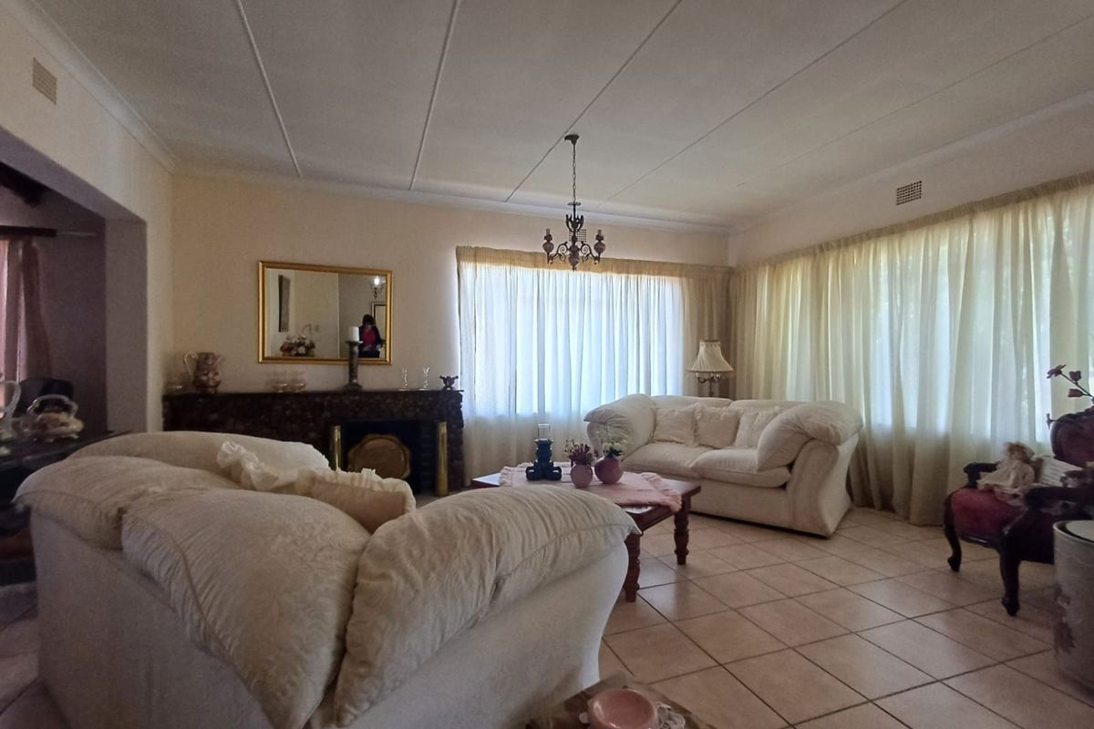 House For Sale in Flamwood - Photo 3