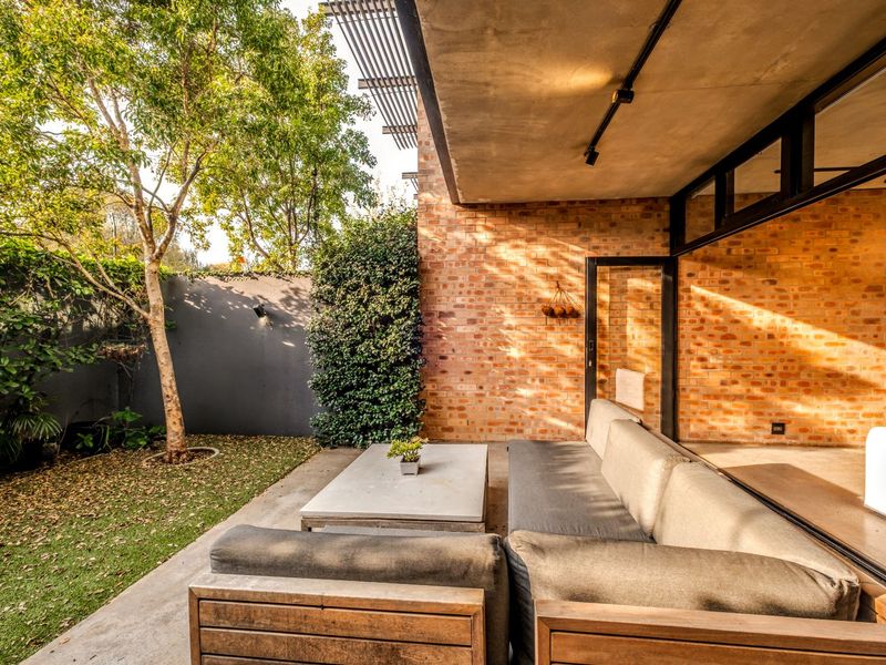 Townhouse For Sale in Alphen Park - Photo 2