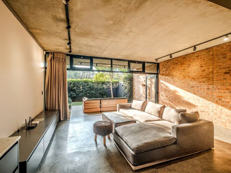 Townhouse For Sale in Alphen Park - Photo 4