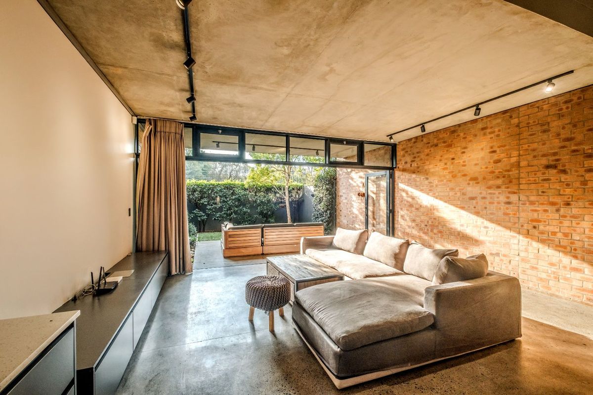 Townhouse For Sale in Alphen Park - Photo 4