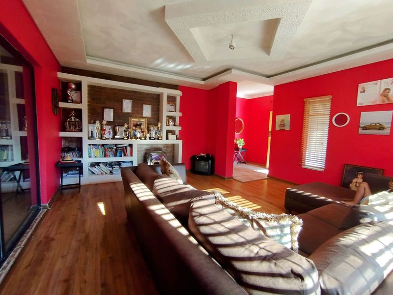 House For Sale in Ventersdorp Central - Photo 4