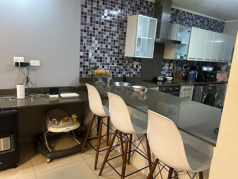 Apartment For Sale in Oaklands - Photo 3