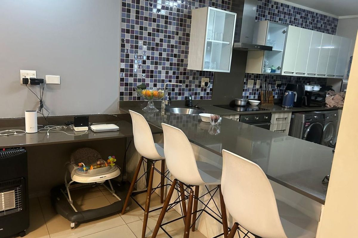 Apartment For Sale in Oaklands - Photo 3