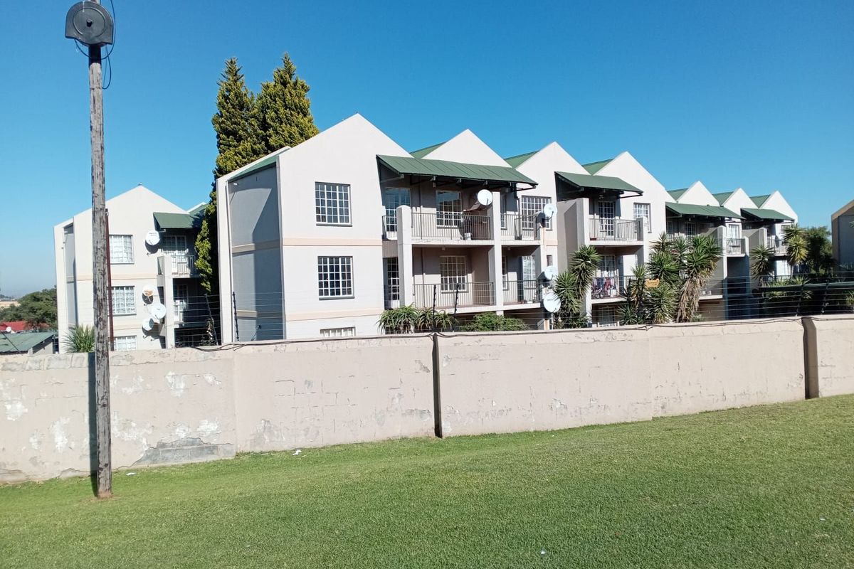 Apartment For Sale in Horizon View - Photo 3