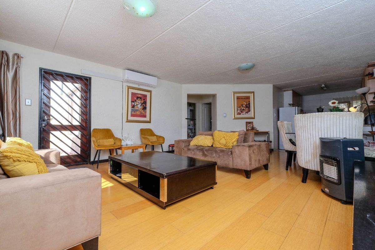 Apartment For Sale in Morningside - Photo 2