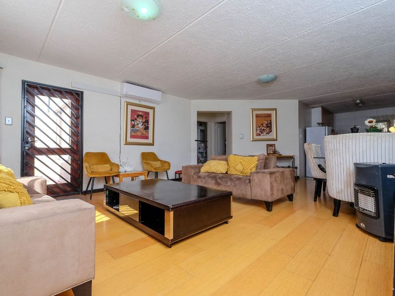 Apartment For Sale in Morningside - Photo 2