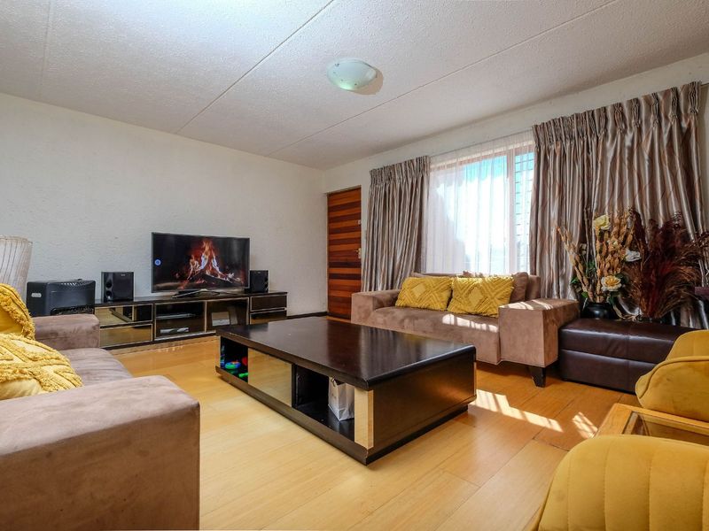 Apartment For Sale in Morningside - Photo 5