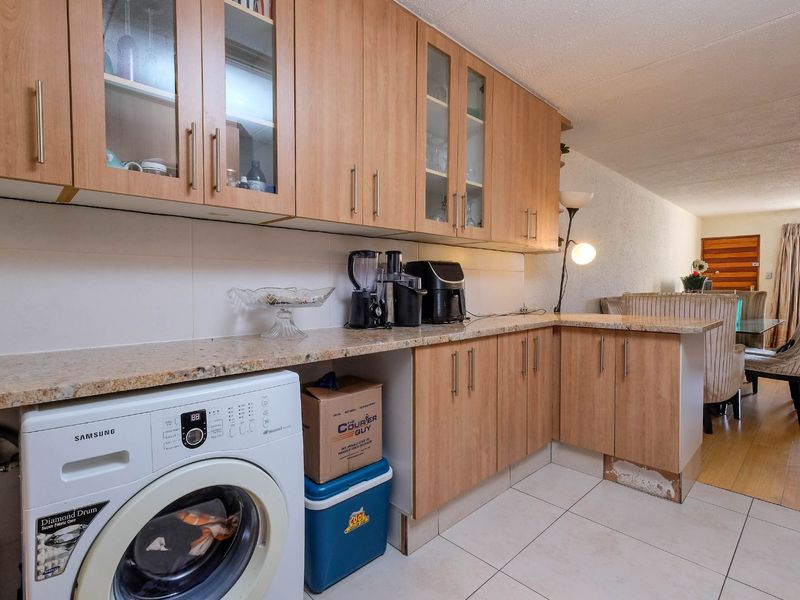 Apartment For Sale in Morningside - Photo 7