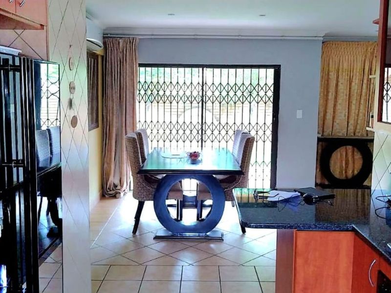 Townhouse For Sale in Willow Park - Photo 4