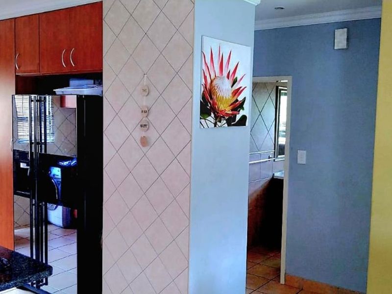 Townhouse For Sale in Willow Park - Photo 6