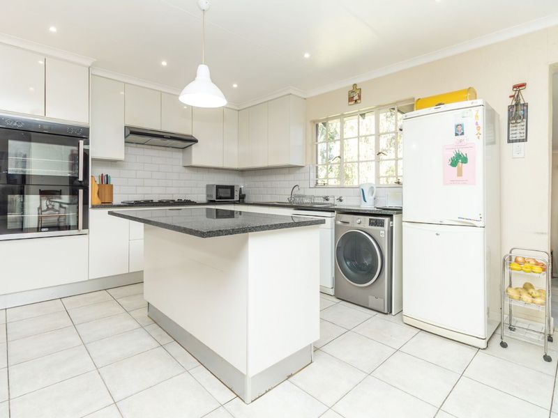 House For Sale in Wilgeheuwel - Photo 7