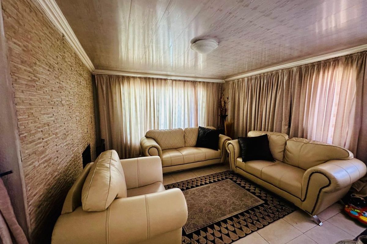 House For Sale in Embalenhle - Photo 4