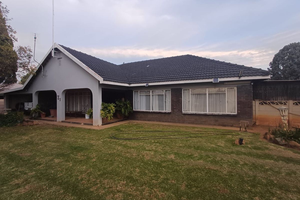 House For Sale in Meiringspark - Photo 2