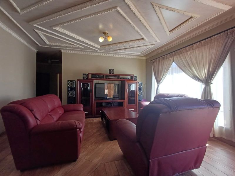 House For Sale in Kanana - Photo 4