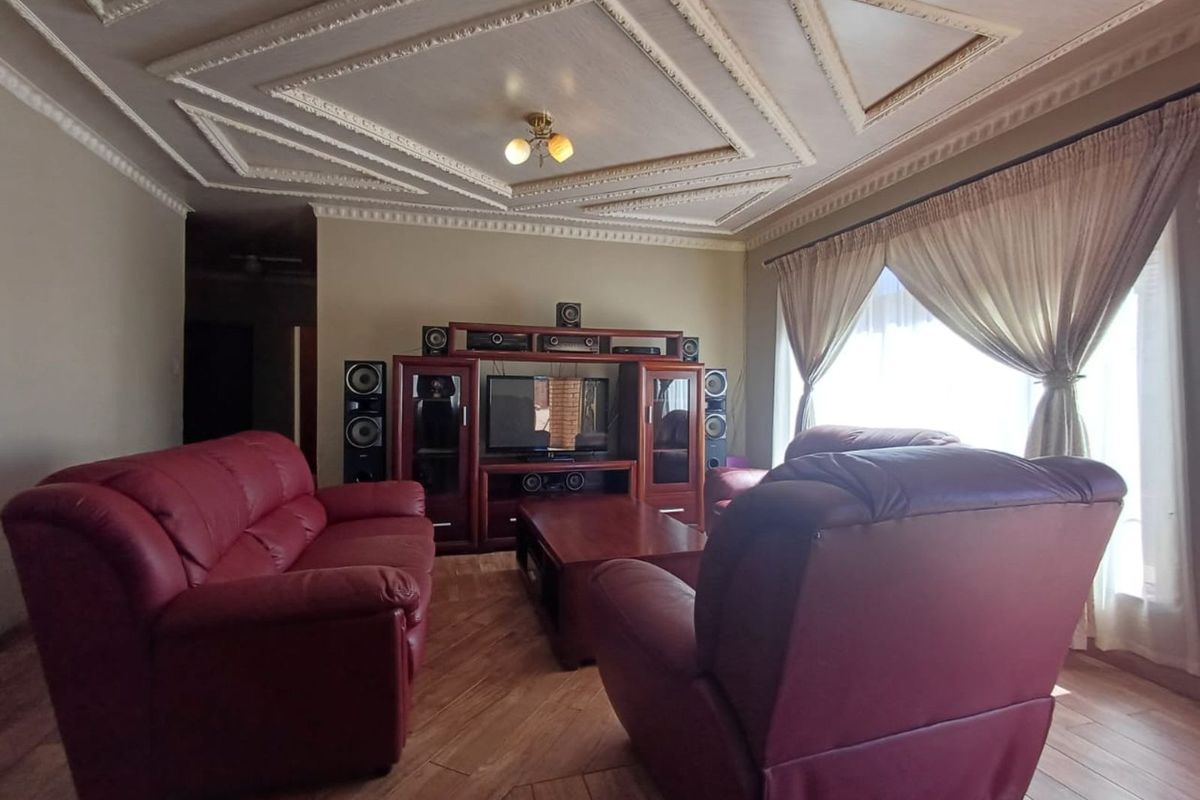 House For Sale in Kanana - Photo 4