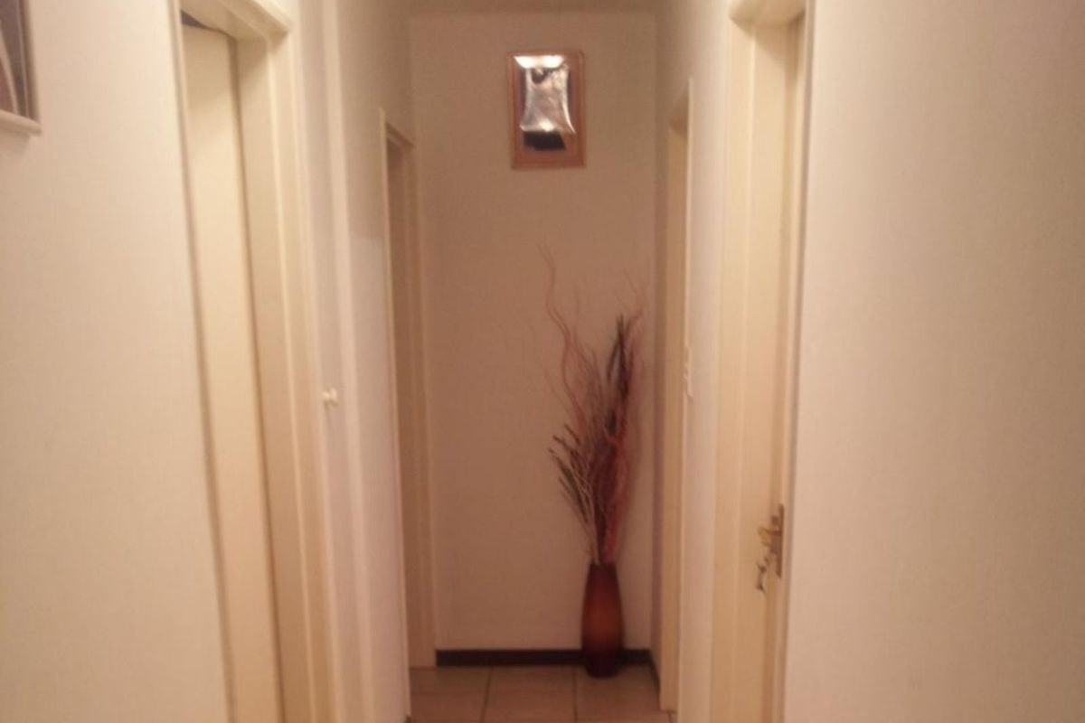 Townhouse For Sale in Noordwyk - Photo 5