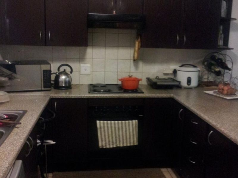 Townhouse For Sale in Noordwyk - Photo 4