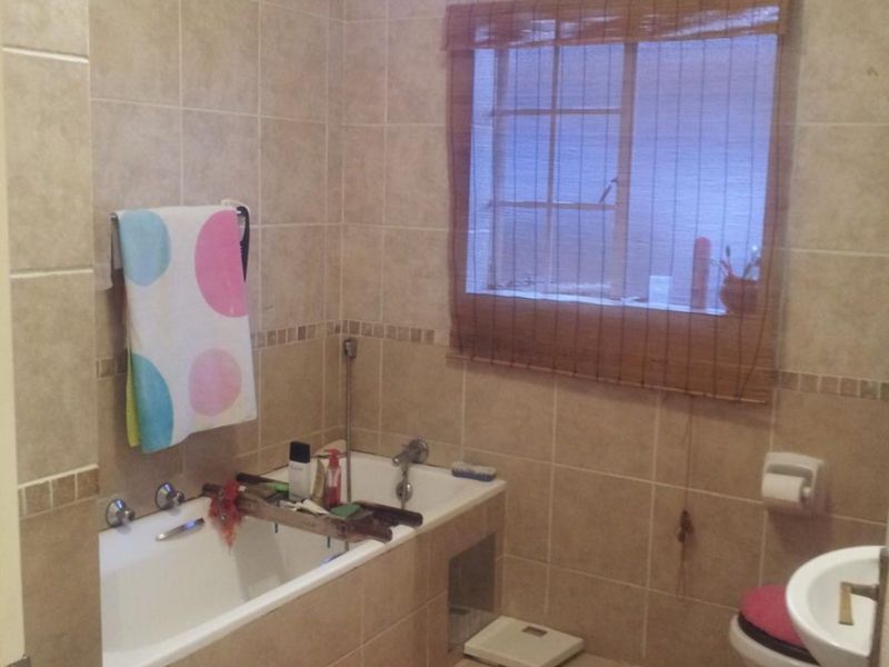 Townhouse For Sale in Noordwyk - Photo 6