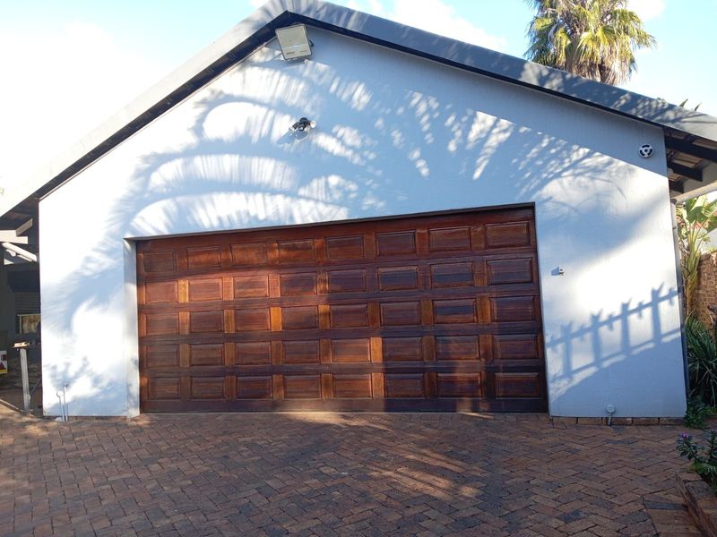 House For Sale in Karenpark - Photo 3