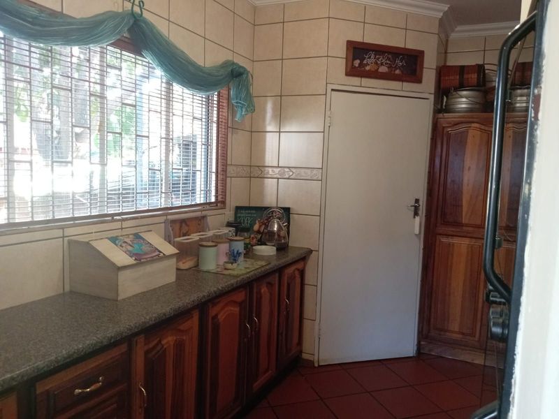 House For Sale in Karenpark - Photo 9