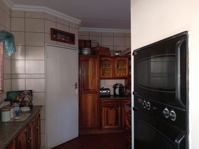 House For Sale in Karenpark - Photo 7