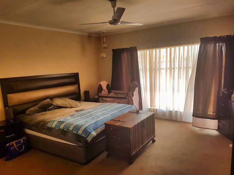 House For Sale in Stilfontein Ext 4 - Photo 8