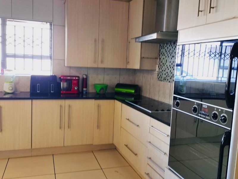 House For Sale in Carletonville Central - Photo 3
