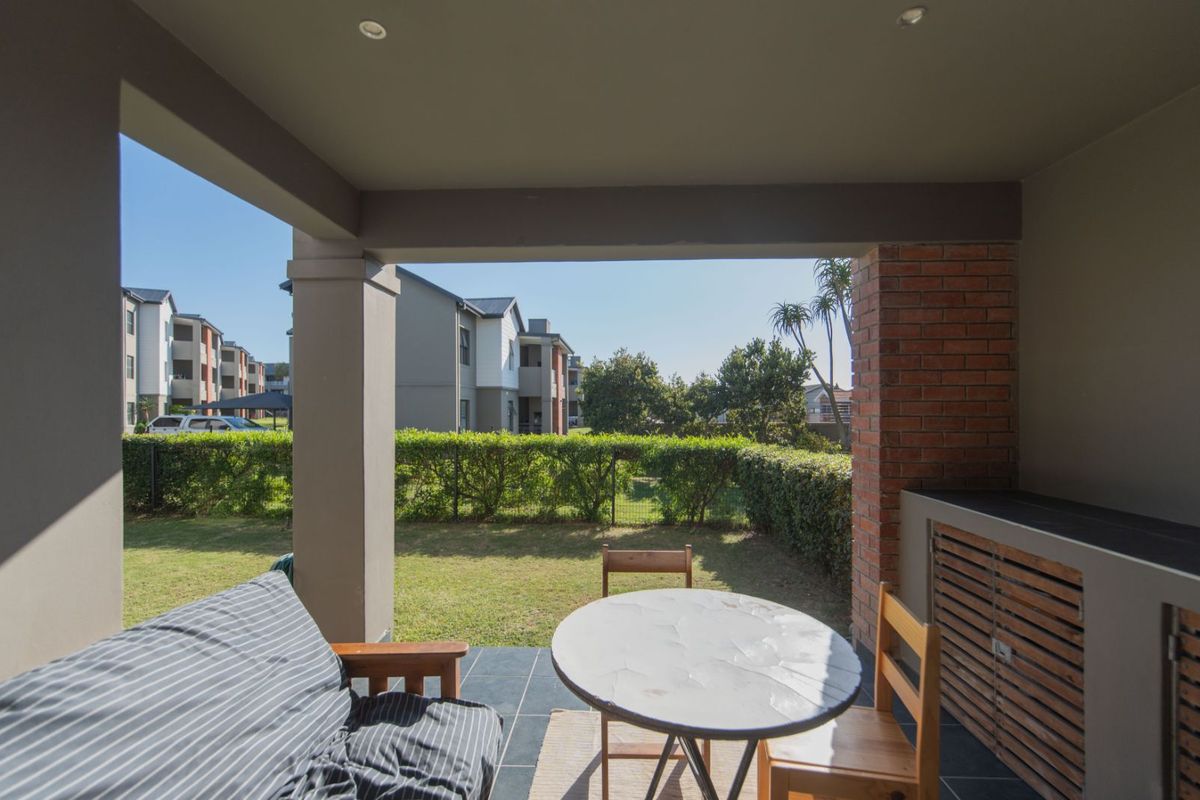 Apartment For Sale in Pinelands - Photo 2