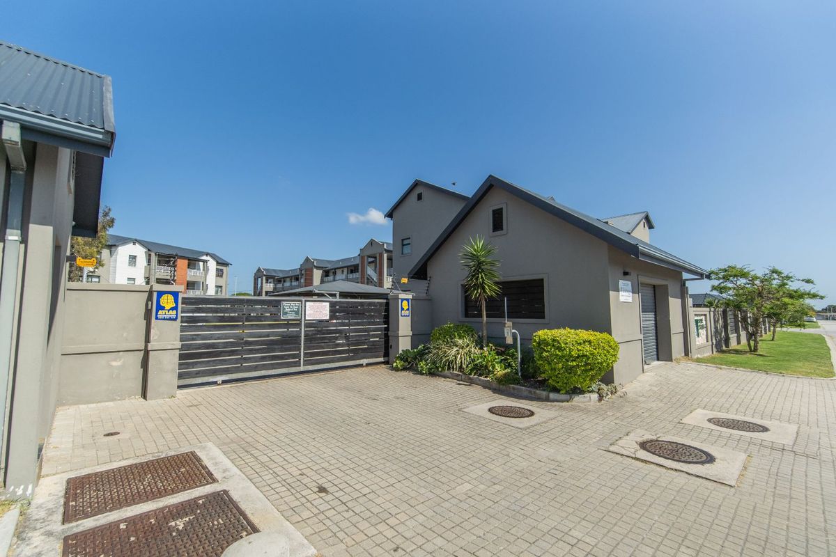 Apartment For Sale in Pinelands - Photo 5