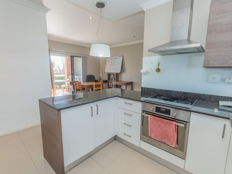 Apartment For Sale in Pinelands - Photo 9