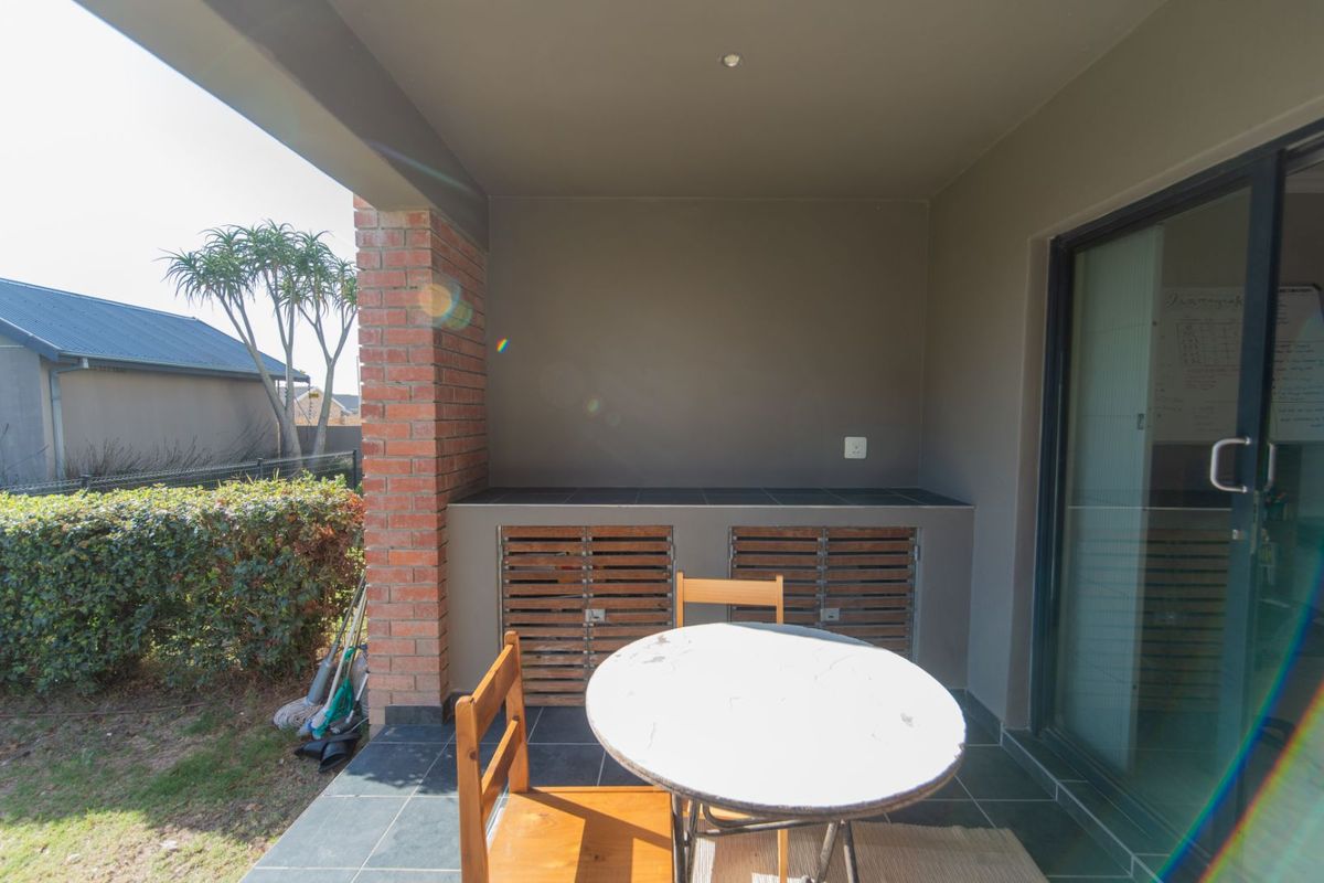 Apartment For Sale in Pinelands - Photo 4