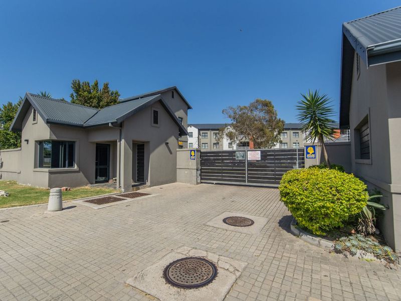 Apartment For Sale in Pinelands - Photo 6