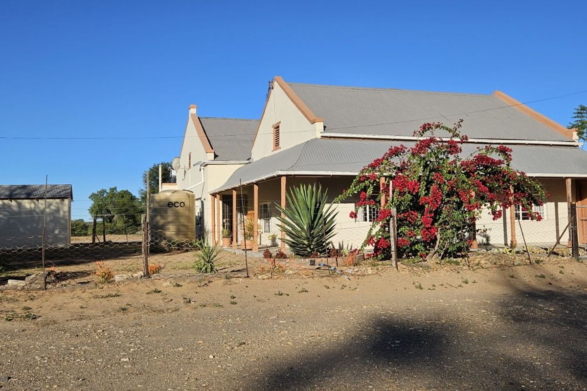 House For Sale in Steytlerville Central - Photo 4