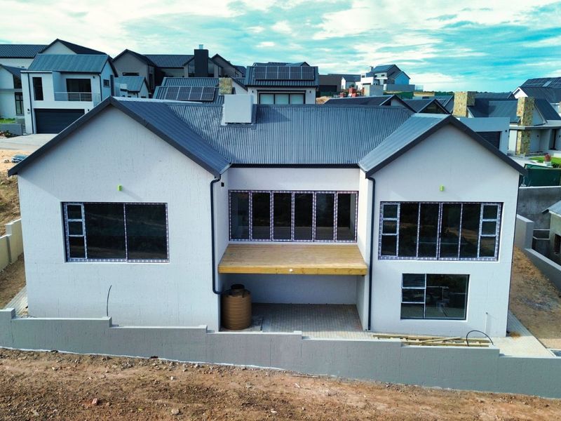 House For Sale in Outeniquasbosch - Photo 2